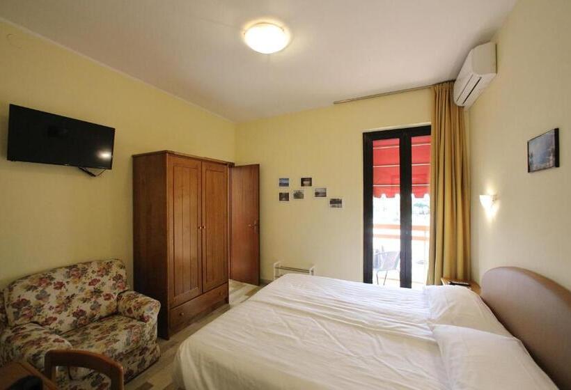 Номер Стандарт с Балконом, Primavera