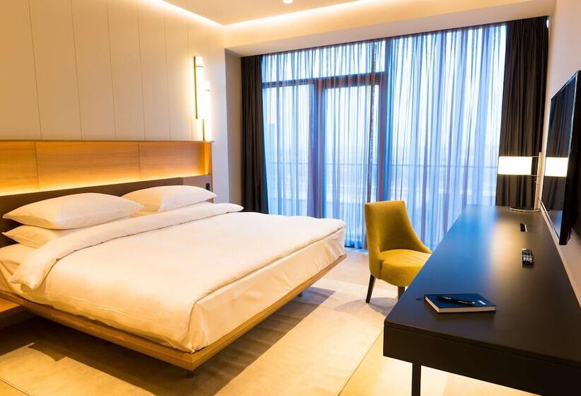 سوئیت با بالکن, Radisson Hotel Dakar Diamniadio