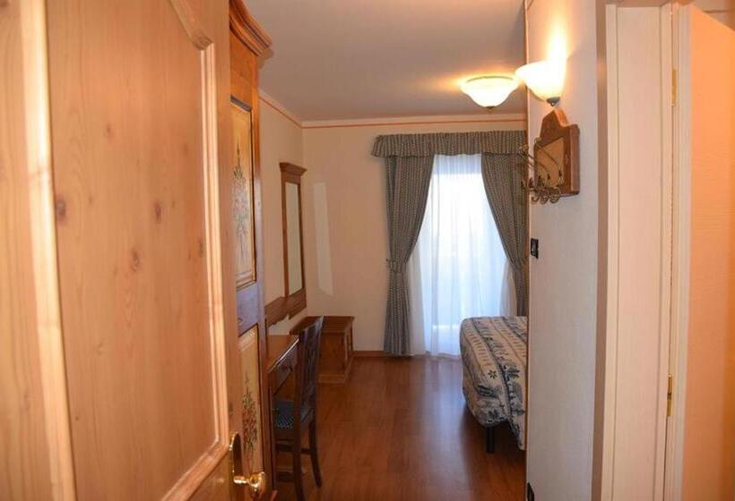 غرفة قياسية مطلة على الجبل, Park Hotel Mater Dei