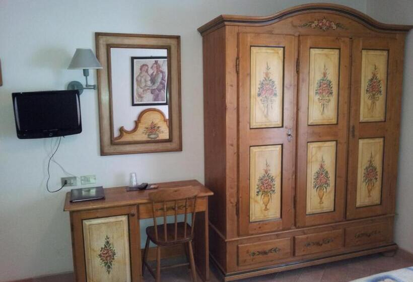 غرفة قياسية مطلة على الجبل, Park Hotel Mater Dei