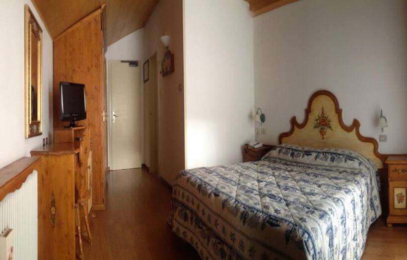 غرفة قياسية مطلة على الجبل, Park Hotel Mater Dei