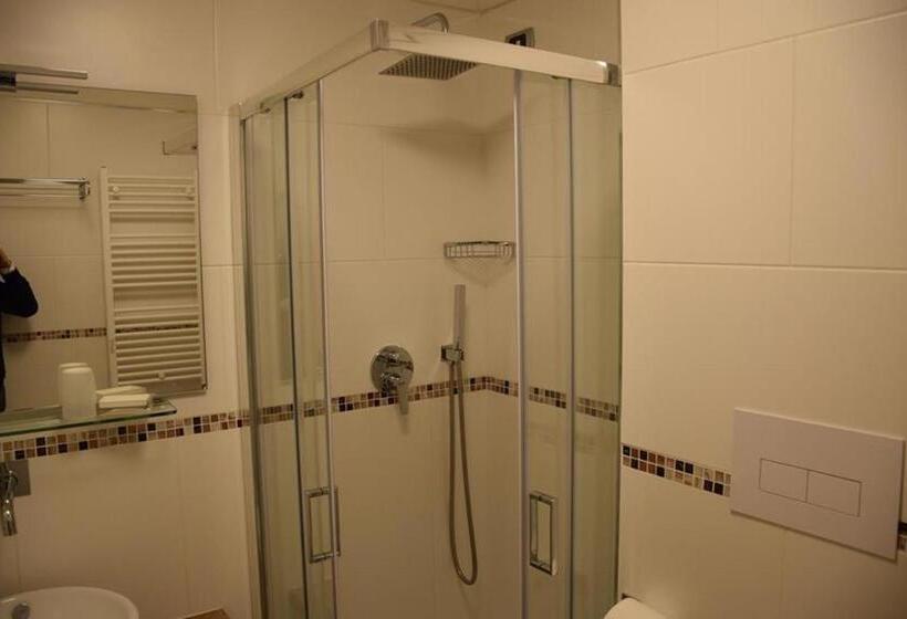 غرفة قياسية مطلة على الجبل, Park Hotel Mater Dei