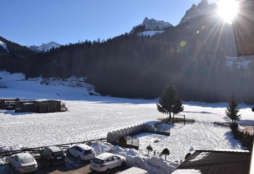 غرفة قياسية مطلة على الجبل, Park Hotel Mater Dei