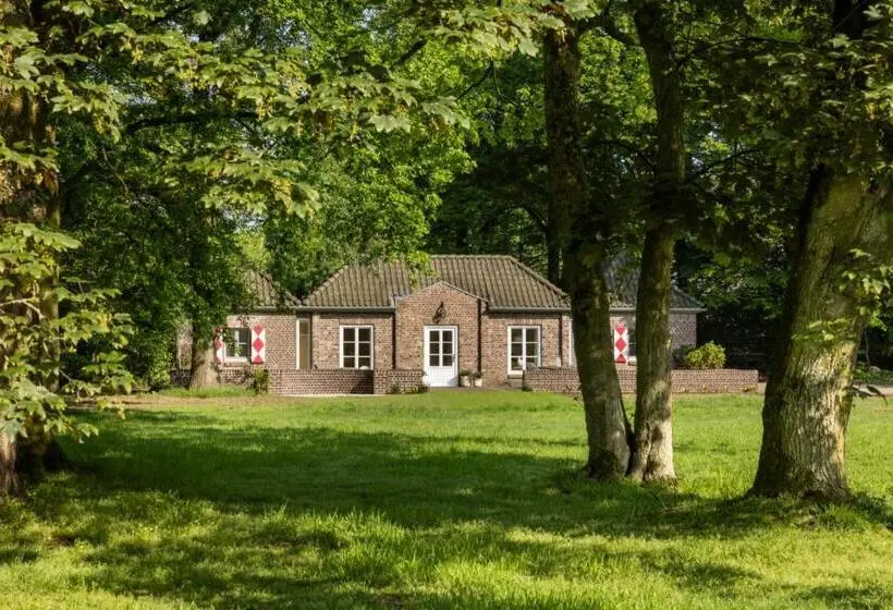 庭の見える１ベッドルームアパートメント, Schloss Hertefeld & Hertefeldhof