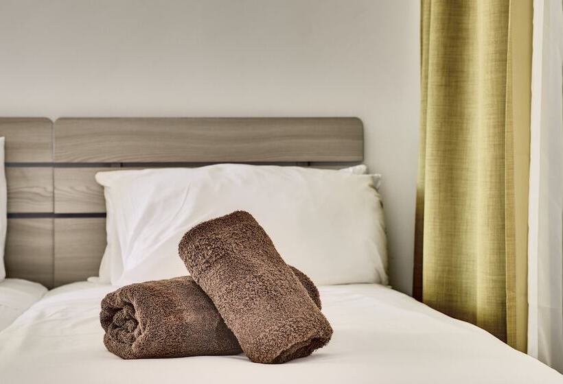 آپارتمان 3 خوابه, The Village Apartments