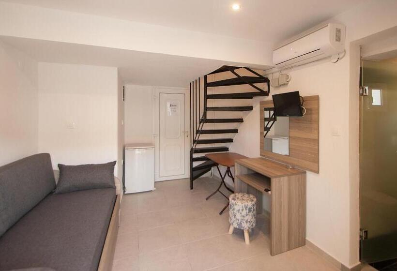 スタンダード4人部屋, Pension Avocado