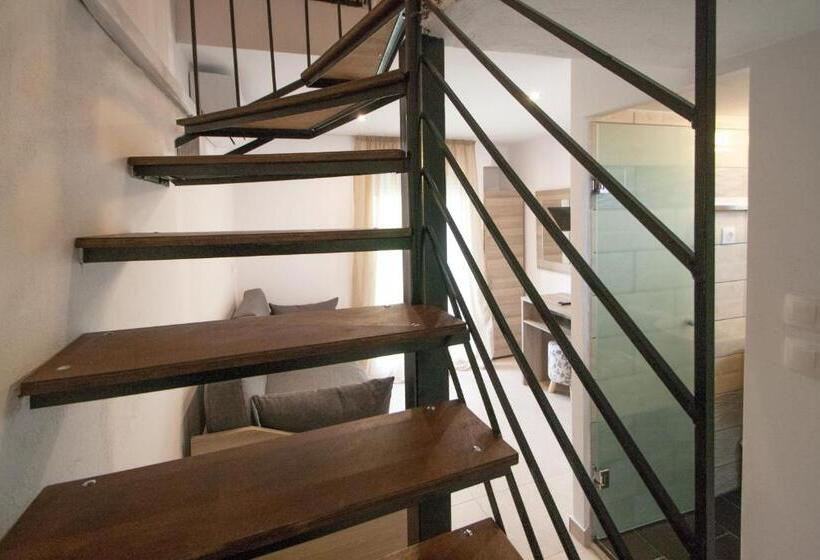 スタンダード4人部屋, Pension Avocado