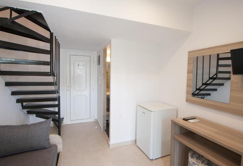 ファミリールーム, Pension Avocado