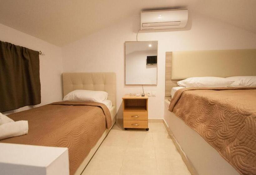 ファミリールーム, Pension Avocado