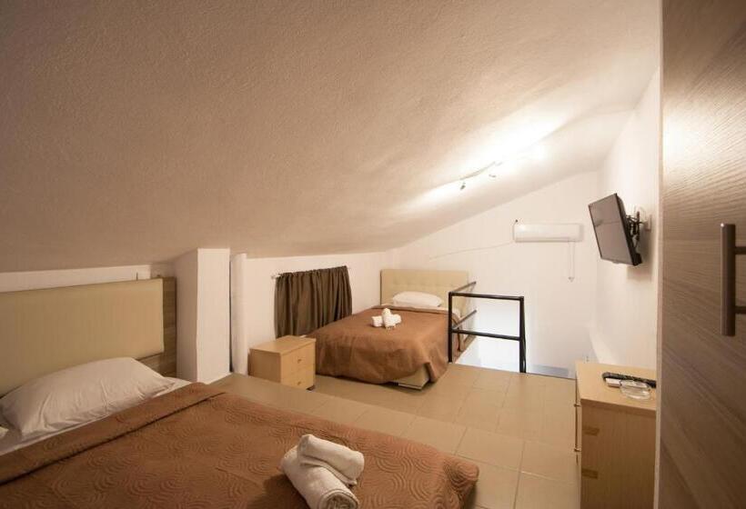 ファミリールーム, Pension Avocado