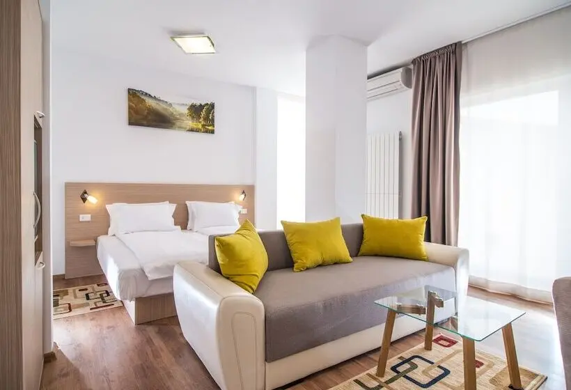 Superior Kolmen Hengen Huone, Residence Il Lago