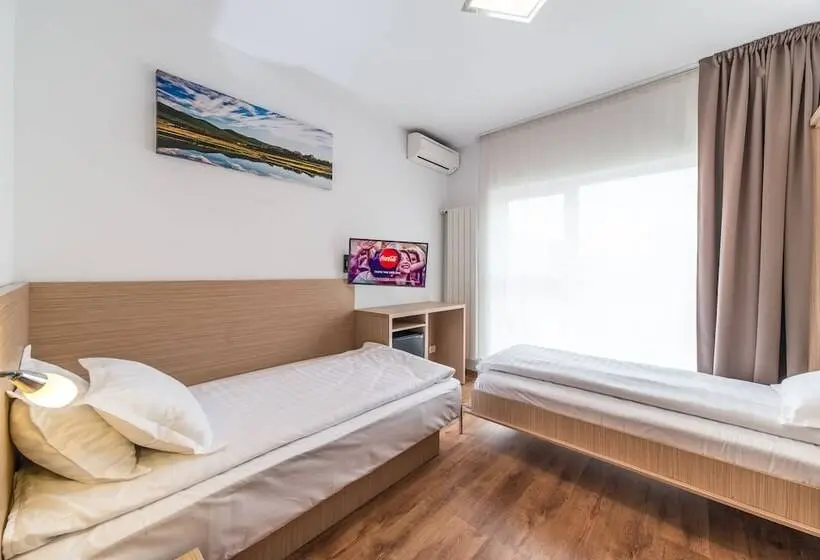 Standard-invahuone, Residence Il Lago