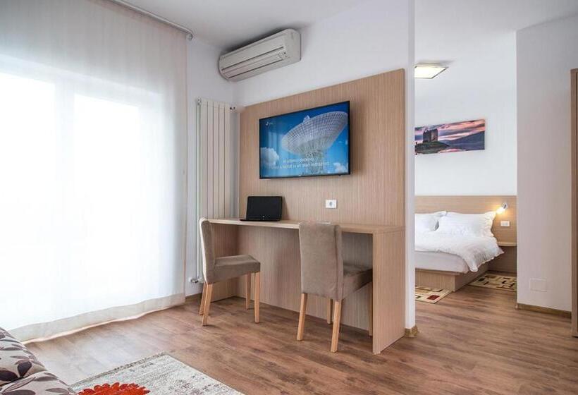 スタンダードスタジオ, Residence Il Lago