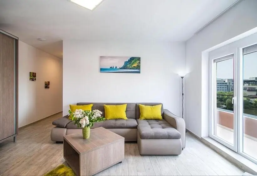 1 Bedroom Penthouse Apartment, Residence Il Lago