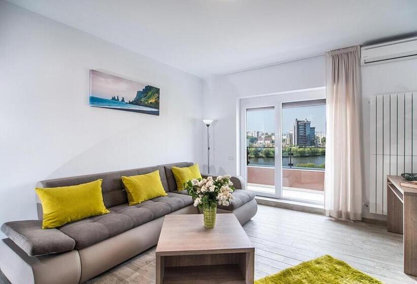 1 Bedroom Penthouse Apartment, Residence Il Lago