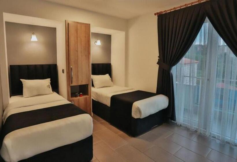 Suite Familiar, Sweet Home Suite