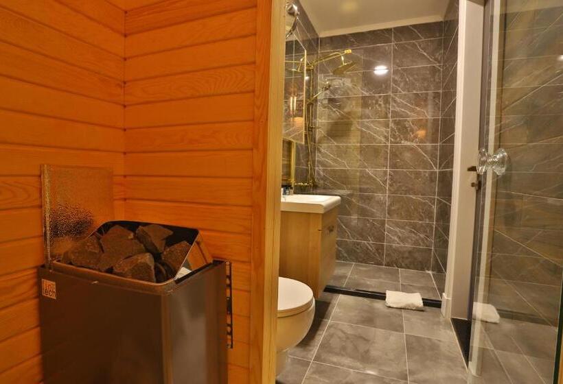 سوئیت با تخت بزرگ, Sweet Home Suite