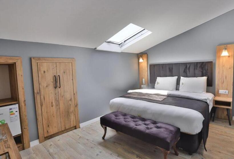 اتاق اکونومی, Sweet Home Suite