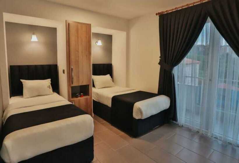 Suite Familiar, Sweet Home Suite