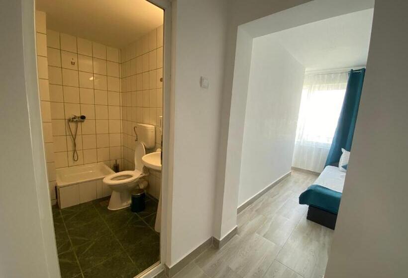 اتاق استاندارد سه نفره, Capitol Eforie Sud