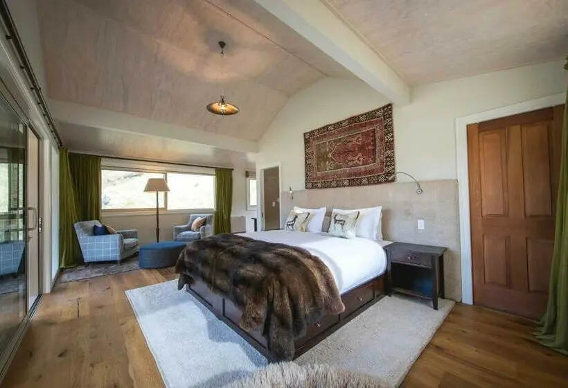 Deluxe Room Mountain View, Minaret Station Alpine Lodge