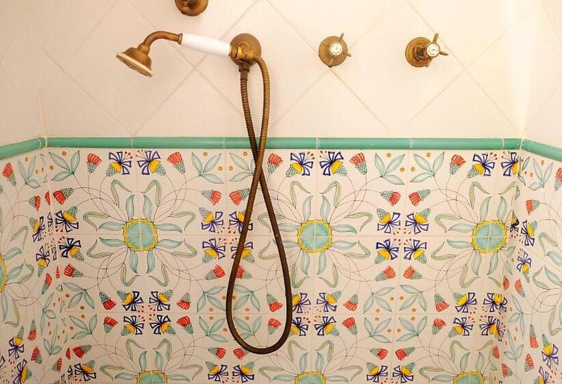 스탠다드 룸, Pietrasanta