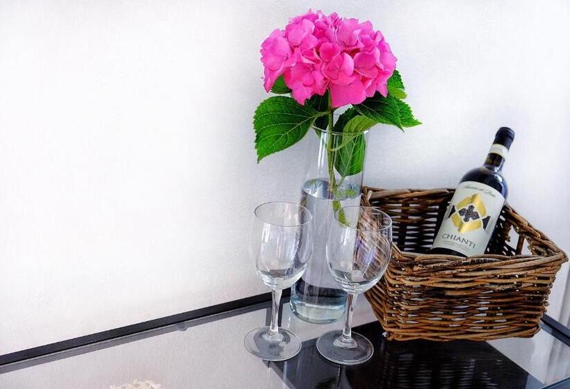 스탠다드 룸, Pietrasanta