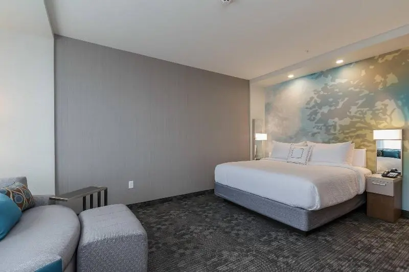 キングサイズベッドのスタンダードルーム, Courtyard By Marriott South Bend Downtown