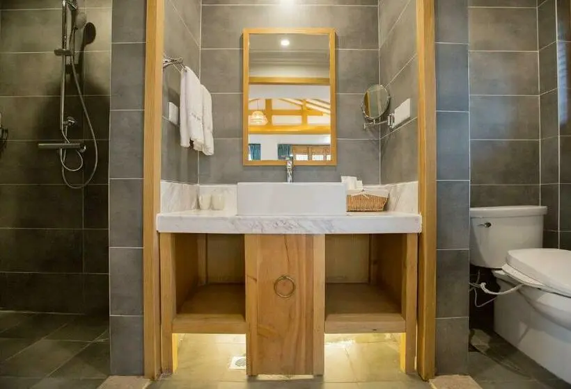 ルームシェアのワンベッド, Jianshe Inn