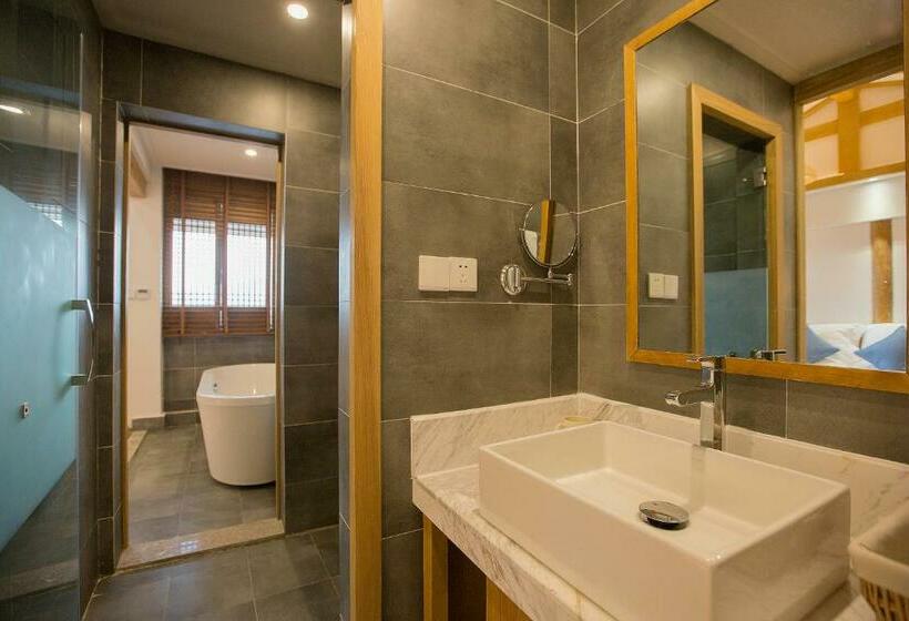 Кровать в Общей Комнате, Jianshe Inn