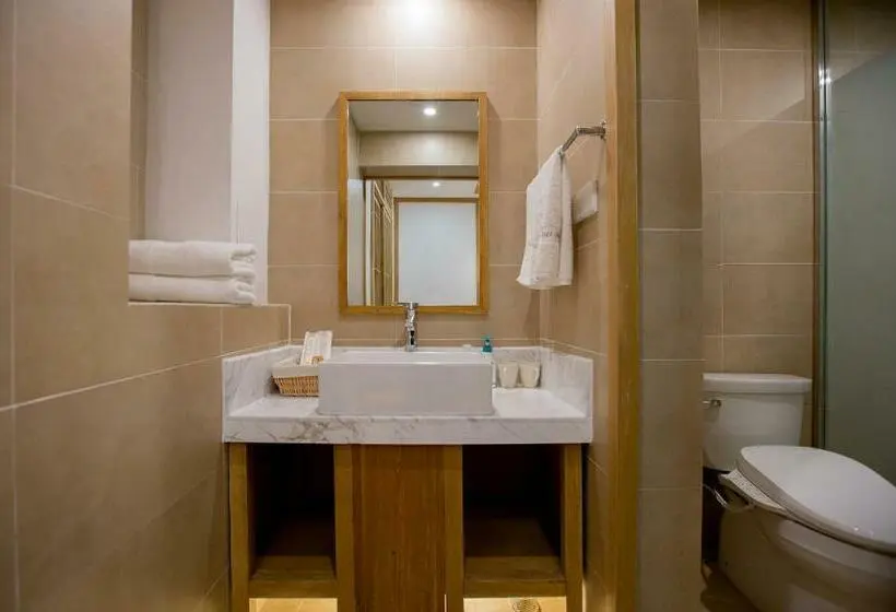 ファミリールーム, Jianshe Inn