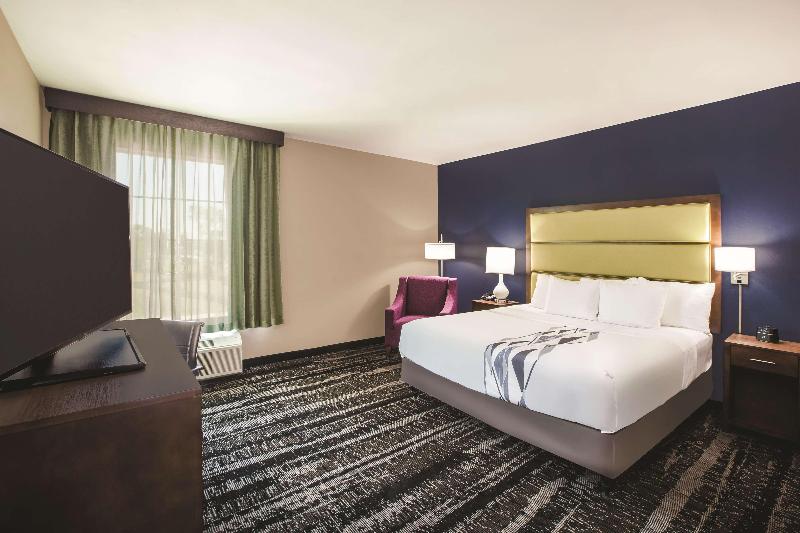 חדר סטנדרט עם מיטת קינג, La Quinta Inn & Suites Port Allen La