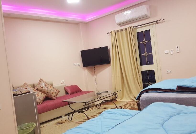 اتاق لوکس چهار تخته, Royal Pyramids Inn