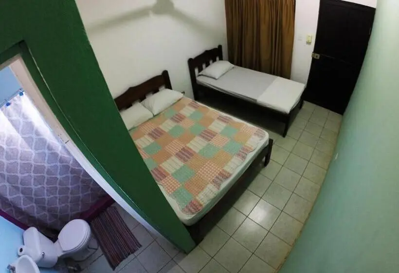スタンダードトリプルルーム, Tsunami Hostel