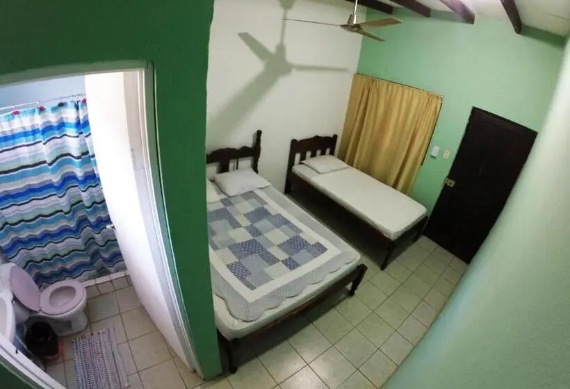 スタンダードトリプルルーム, Tsunami Hostel