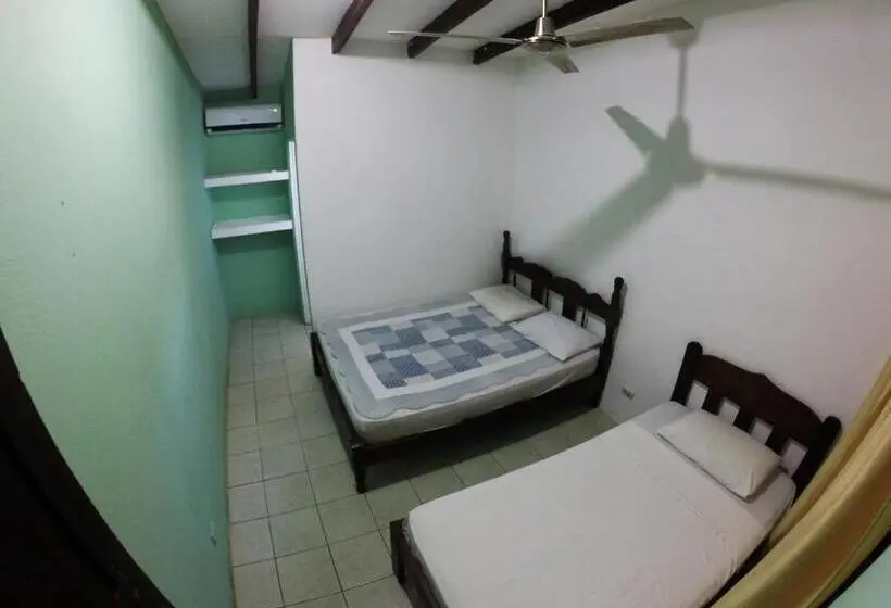 スタンダードトリプルルーム, Tsunami Hostel