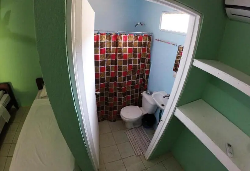 スタンダードルーム, Tsunami Hostel