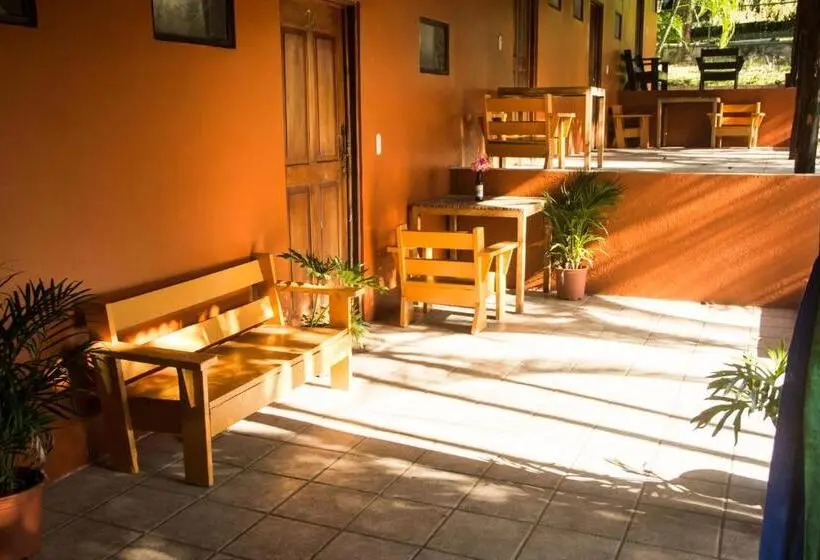 デラックスルーム, Tsunami Hostel