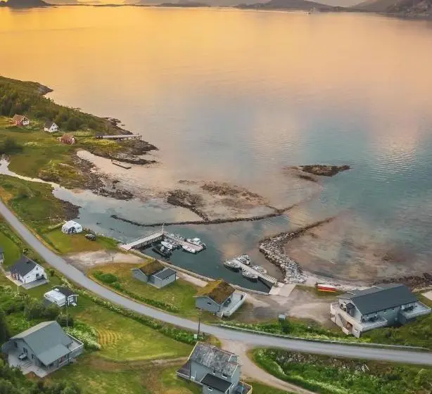 Talo 4 Makuuhuonetta, Laukvik Senja