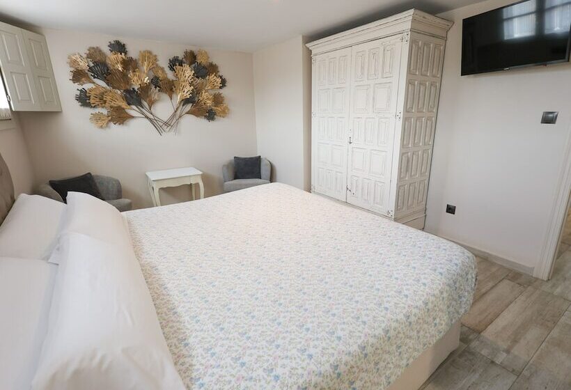 سوییت خانوادگی, Akla Hotel Suites Santillana