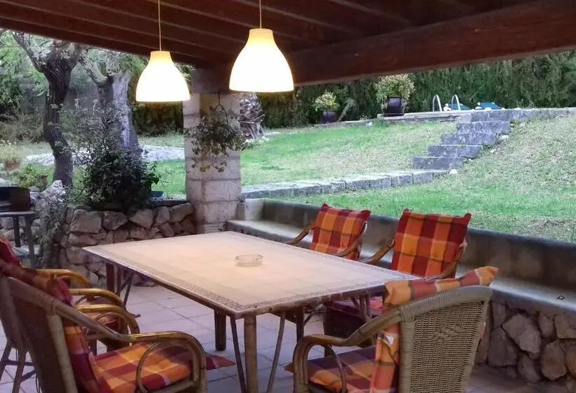 Vilă 1 dormitor cu piscină, Can Guillo