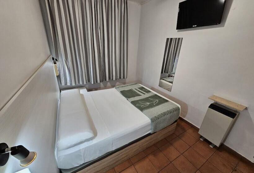 اتاق استاندارد با سرویس بهداشتی مشترک, Casa De Huéspedes Almansa