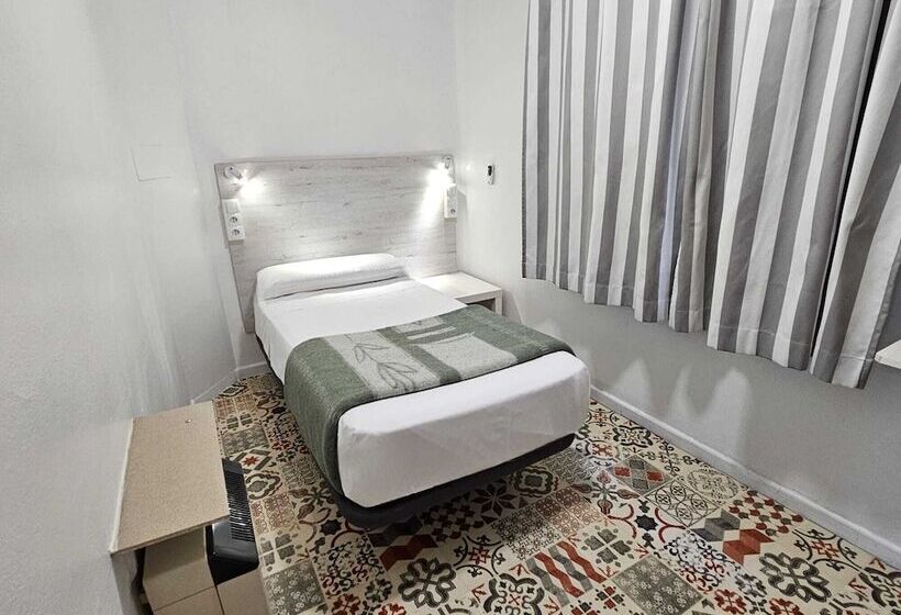 اتاق استاندارد یک تخته با سرویس بهداشتی مشترک, Casa De Huéspedes Almansa