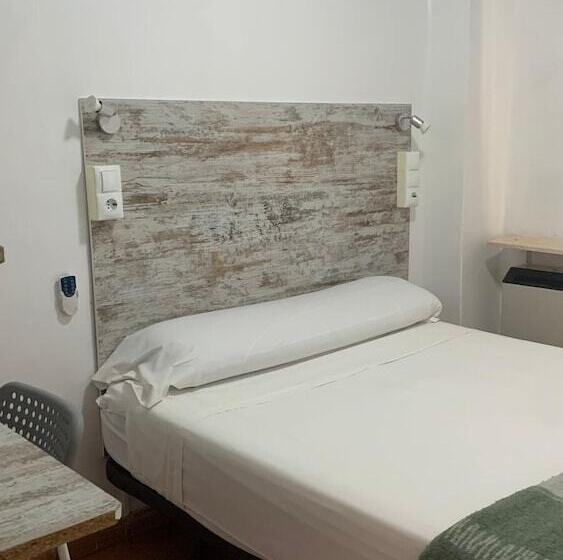 اتاق استاندارد با سرویس بهداشتی مشترک, Casa De Huéspedes Almansa