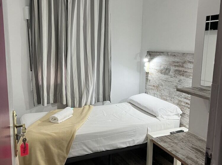 اتاق استاندارد یک تخته با سرویس بهداشتی مشترک, Casa De Huéspedes Almansa