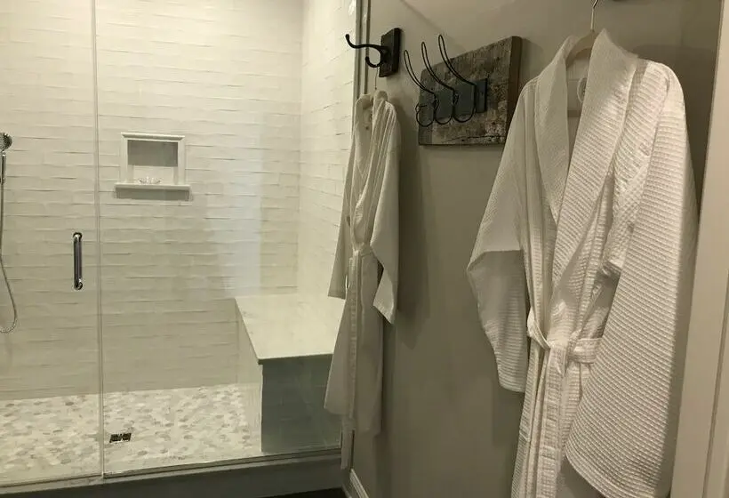 デラックススタジオ, Chateau Rooms