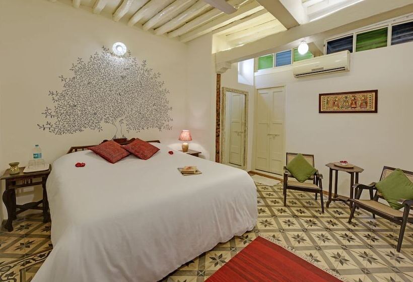 ダブルベッドのエコノミールーム, French Haveli