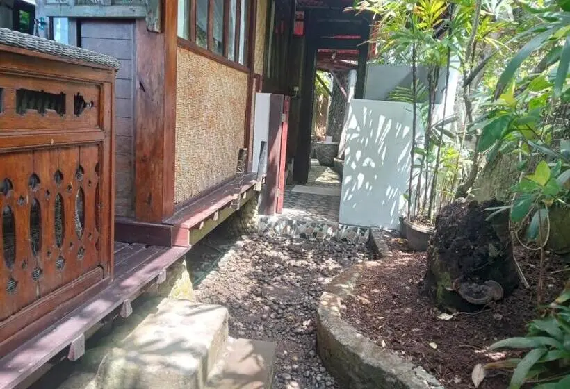 オーシャンビューのスタンダードバンガロー, Pondok Pisces Bungalows