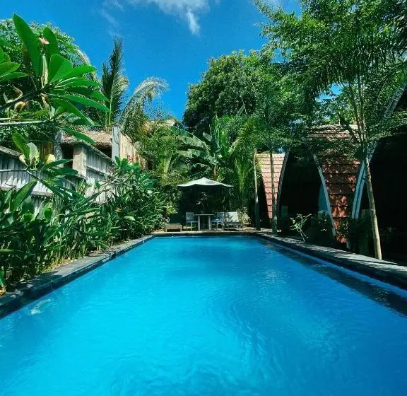بانگلوی استاندارد, Uki Village