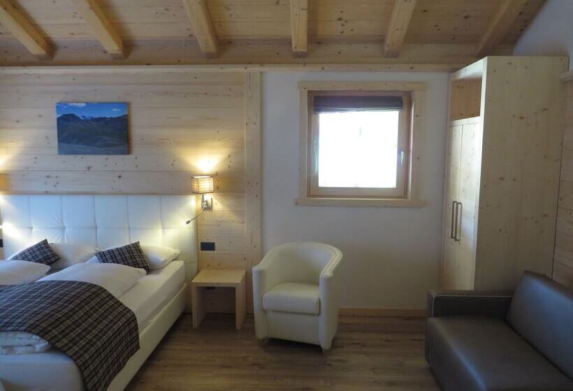 小型套房带阳台, B&b Ecohotel Chalet Des Alpes